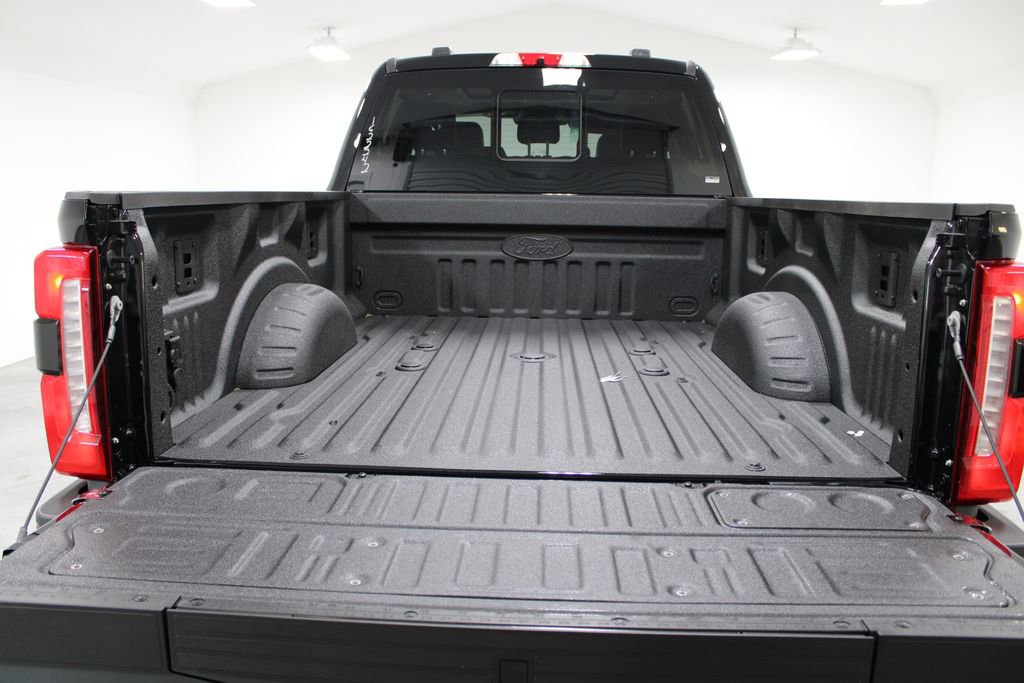 New 2026 Ford F250 Lariat w/ Black Appearance Package image 18