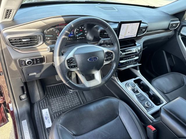 Used 2023 Ford Explorer Limited w/ Equipment Group 301A AWD/4WD image 24