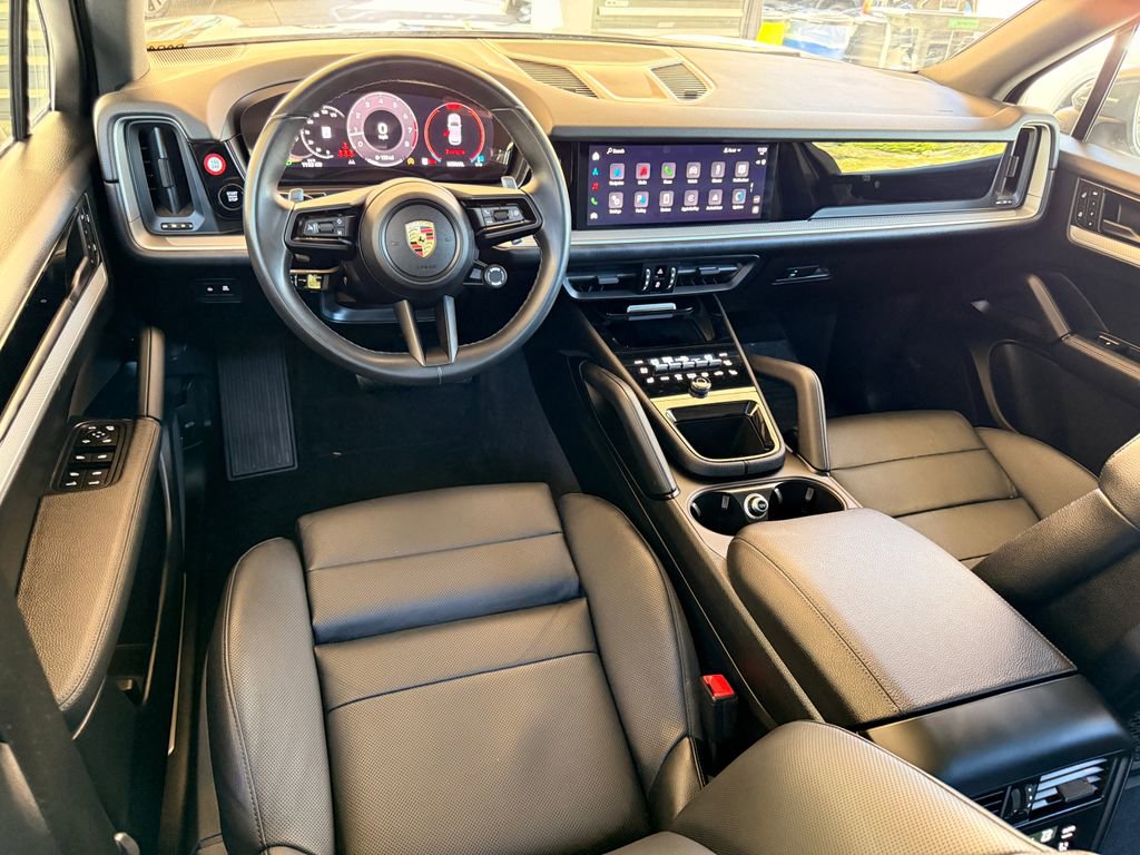 Used 2024 Porsche Cayenne image 13