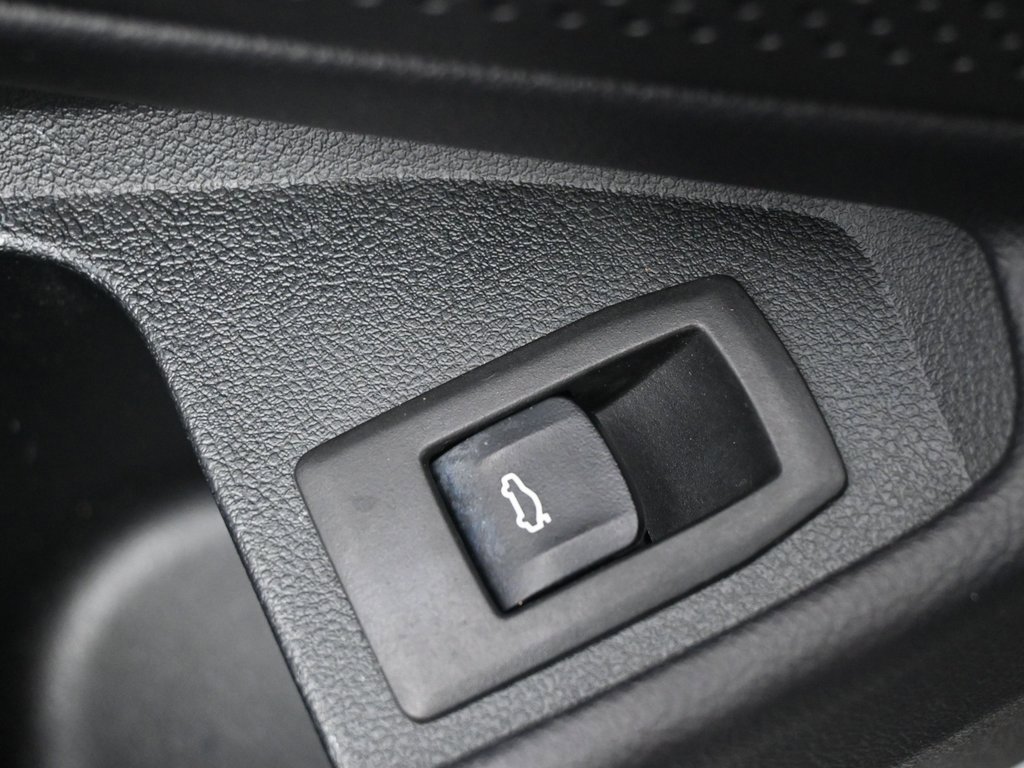 Used 2024 BMW 330i xDrive Sedan w/ Premium Package image 25