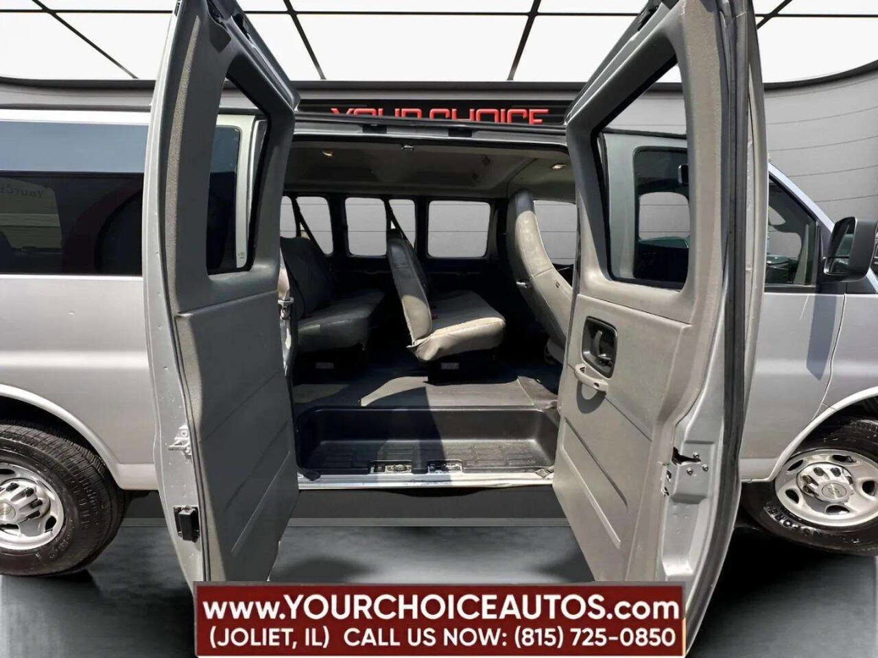 Used 2020 Chevrolet Express 3500 LS image 14