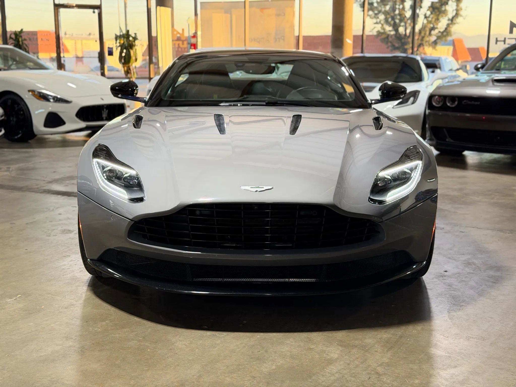 Used 2019 Aston Martin DB11 AMR image 4