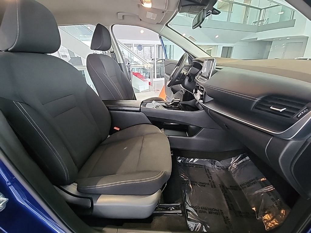 Used 2023 Nissan Rogue S image 24