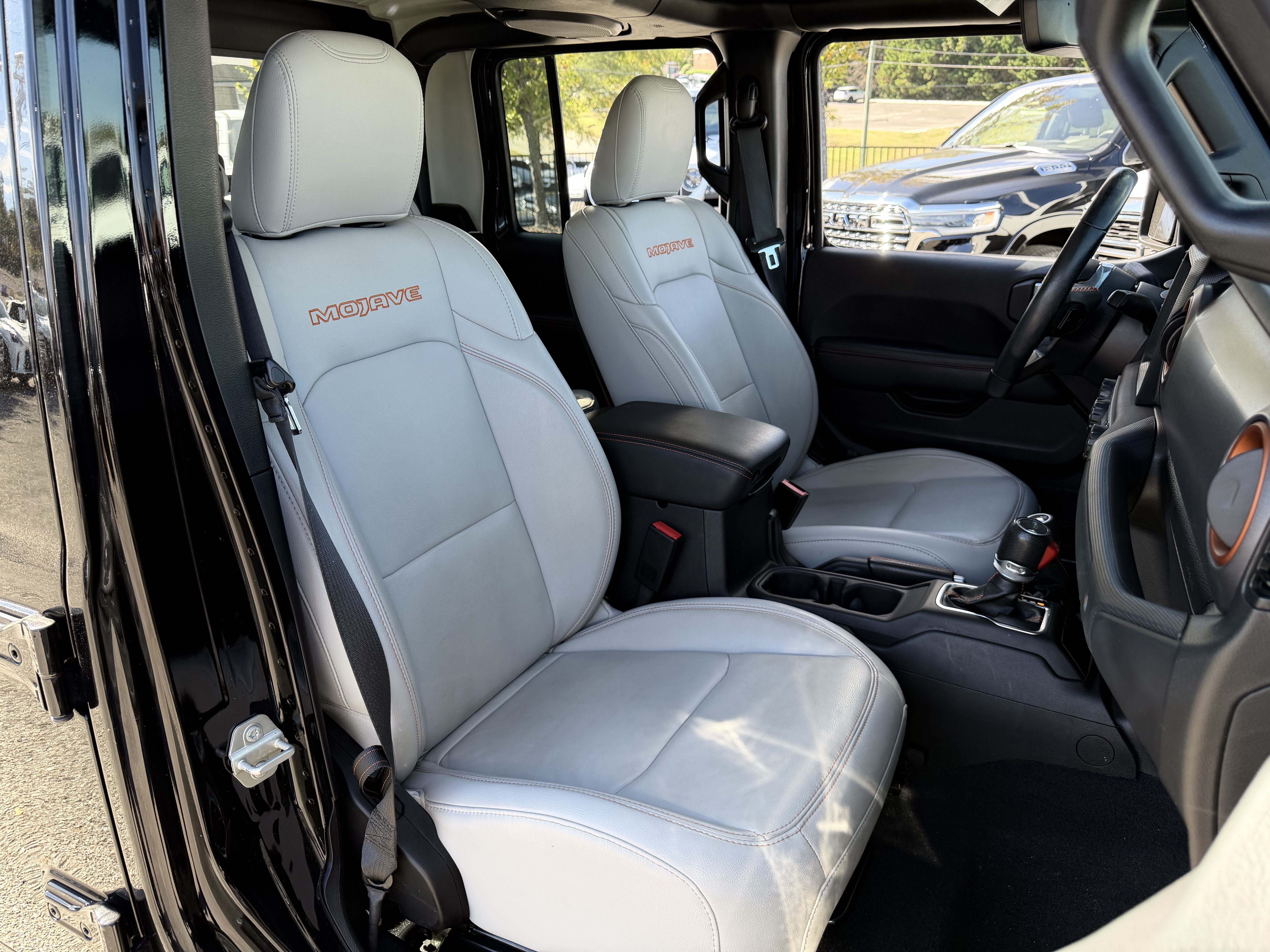 Used 2023 Jeep Gladiator Mojave w/ Cold Weather Group AWD/4WD image 35
