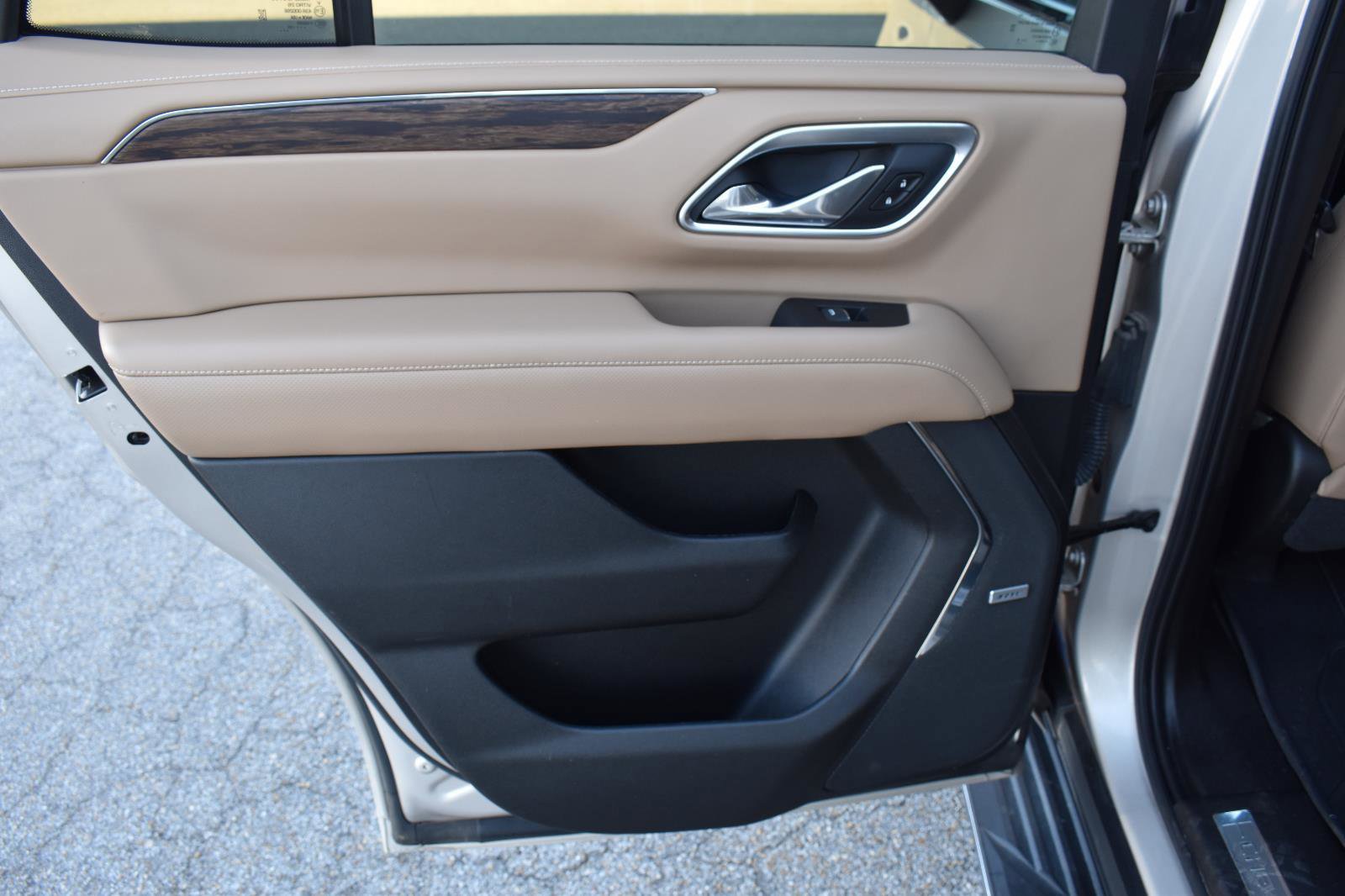 Used 2021 Chevrolet Tahoe Premier w/ Premium Package RWD image 52