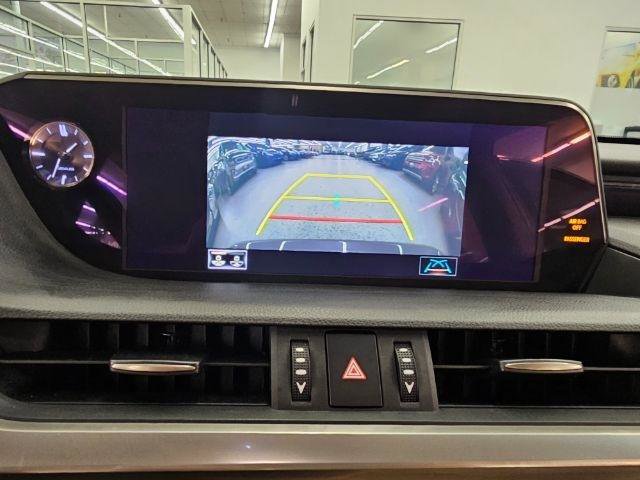 Used 2021 Lexus ES 300h w/ Premium Package image 17