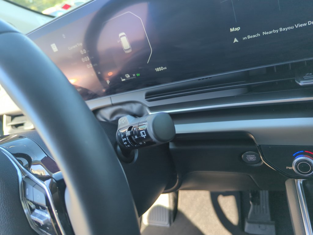 Used 2025 Kia Carnival SX Prestige FWD image 24
