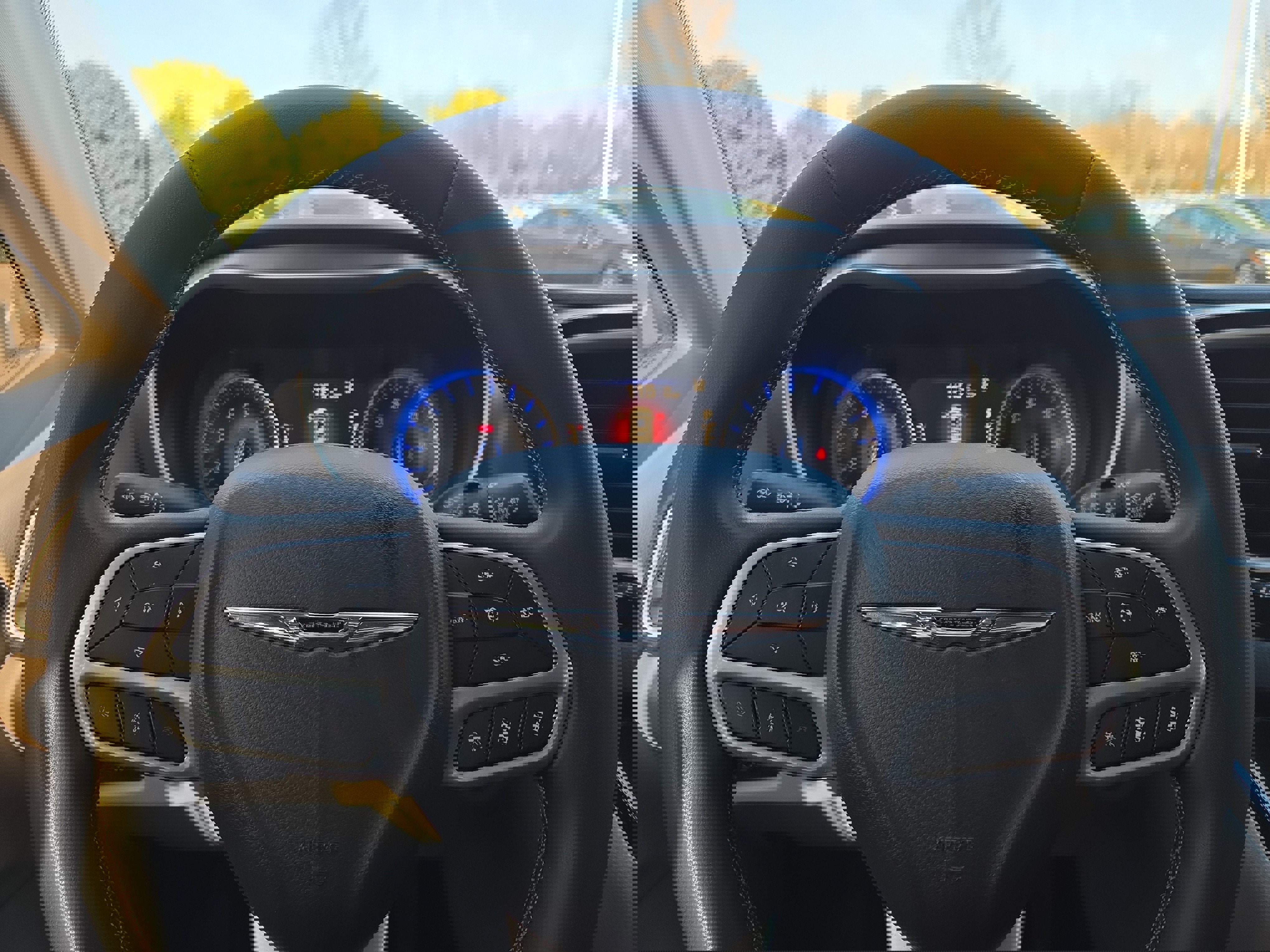 Certified 2023 Chrysler Pacifica Touring-L image 15