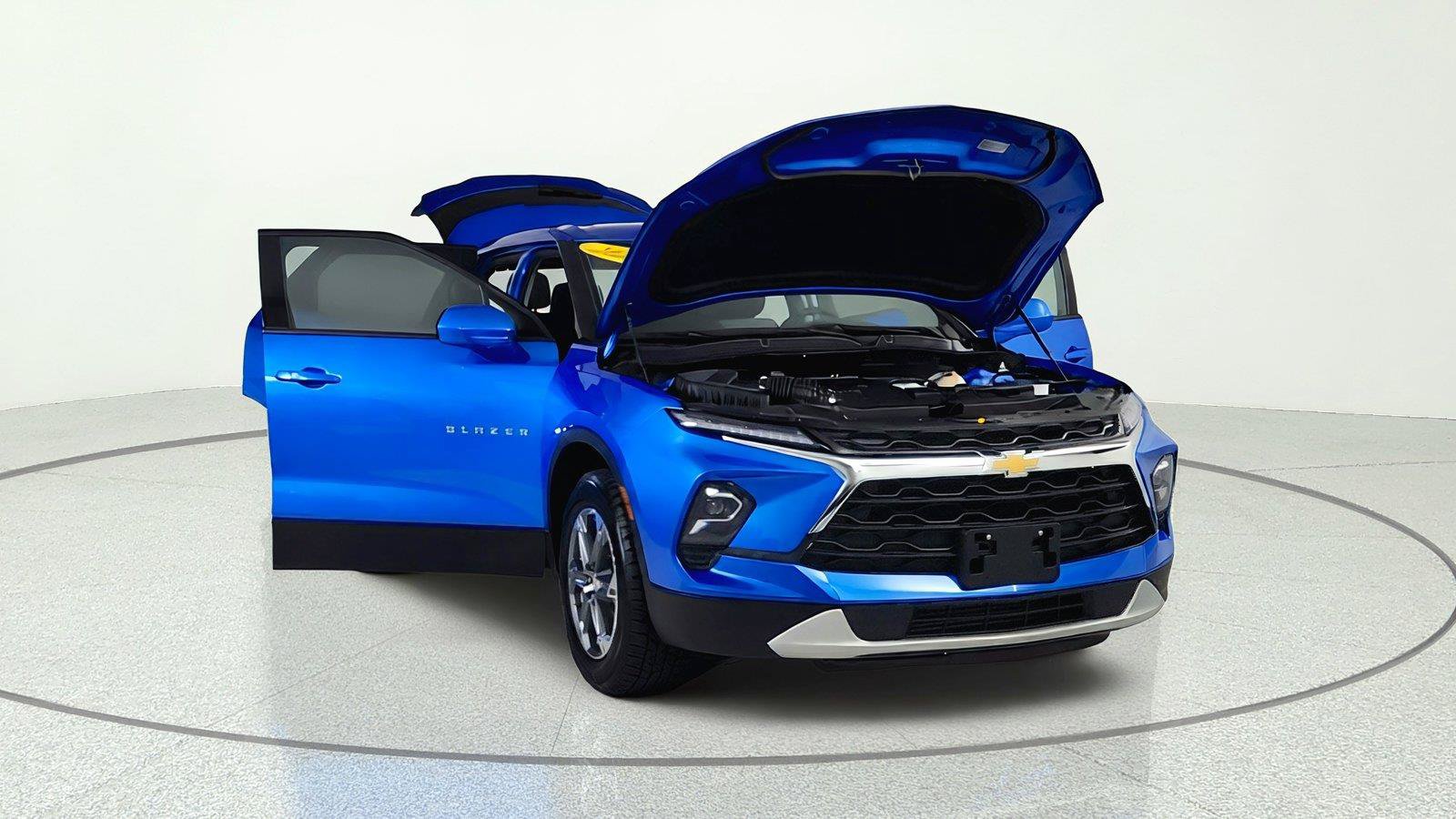 Used 2025 Chevrolet Blazer LT AWD/4WD image 9
