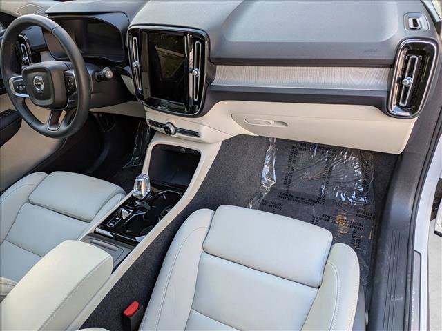 Used 2026 Volvo XC40 B5 Plus w/ Protection Package Premier AWD/4WD image 23