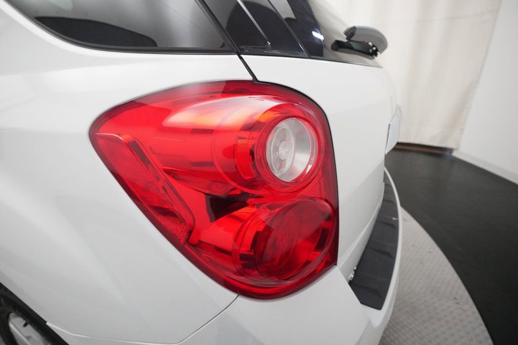 Used 2015 Chevrolet Equinox LS image 29