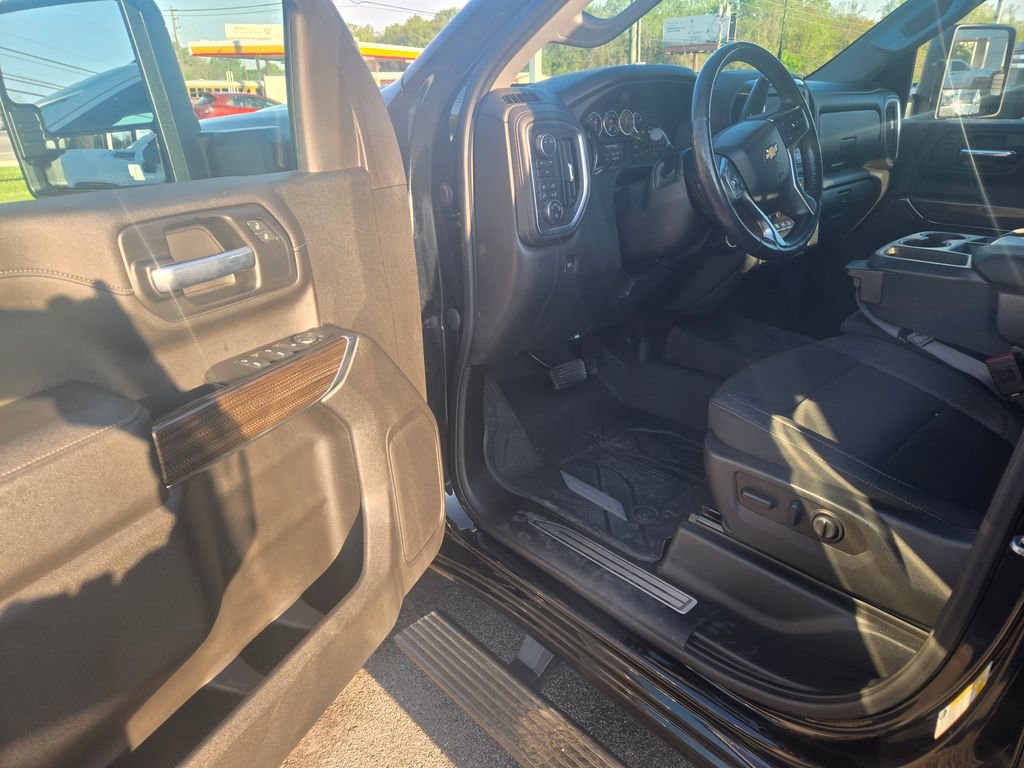 Used 2020 Chevrolet Silverado 2500 LT w/ Convenience Package image 6