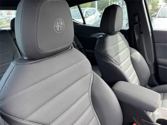 New 2025 Alfa Romeo Tonale w/ Premium Package image 10