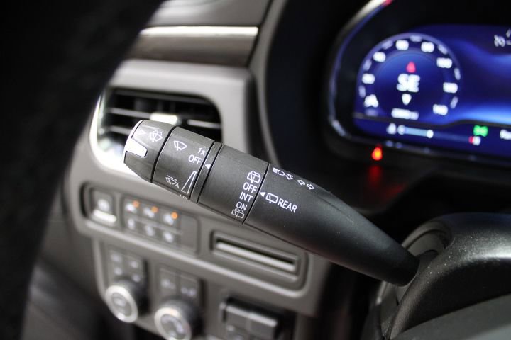 Used 2024 Chevrolet Tahoe Z71 w/ Z71 Off-Road Package AWD/4WD image 39