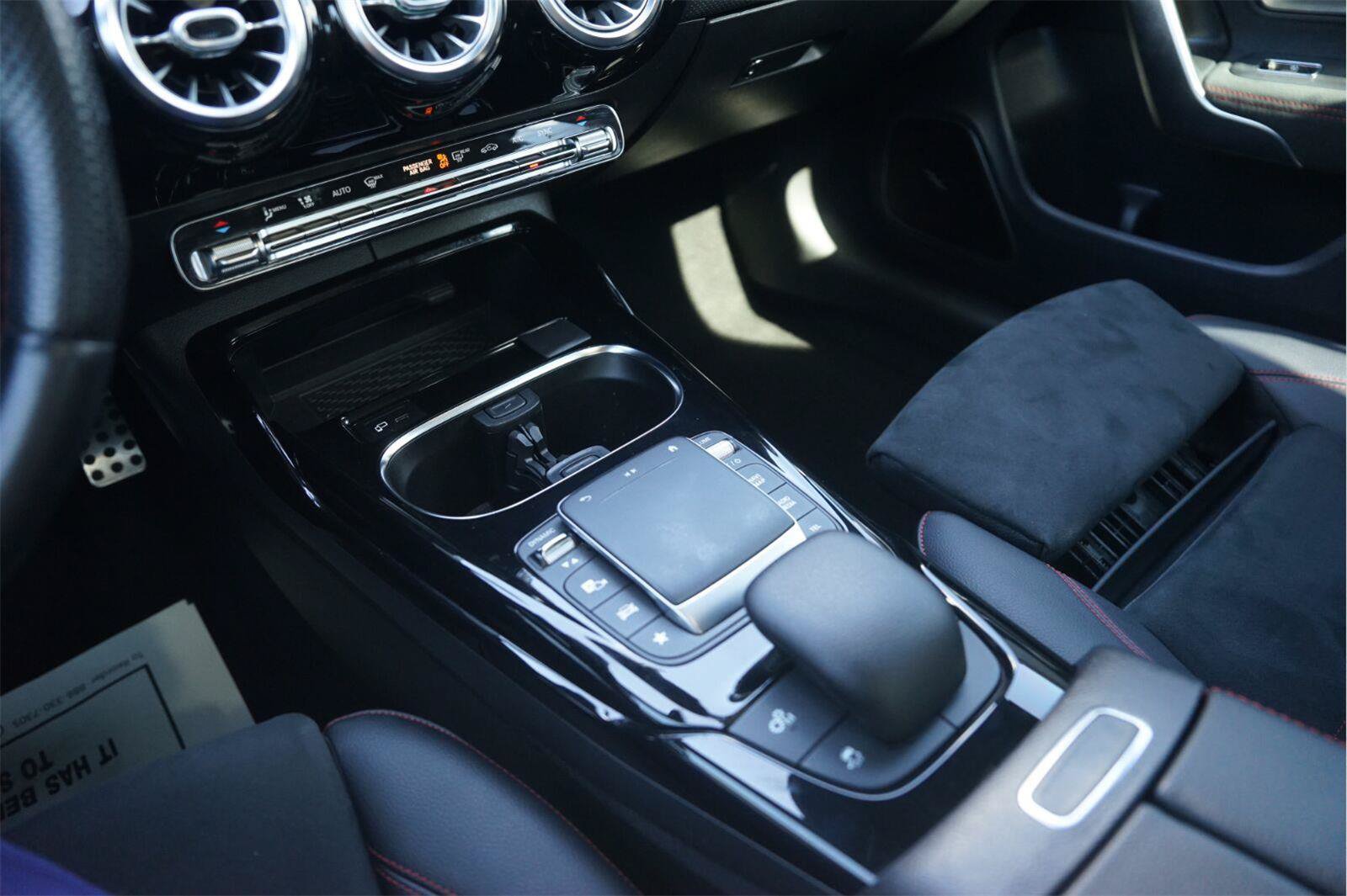 Used 2021 Mercedes-Benz CLA 35 AMG 4MATIC image 28