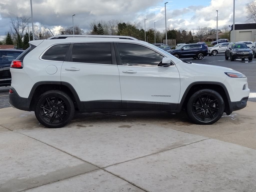Used 2015 Jeep Cherokee Limited w/ Luxury Group image 4