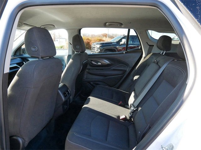 Used 2023 GMC Terrain SLE w/ Driver Convenience Package image 9