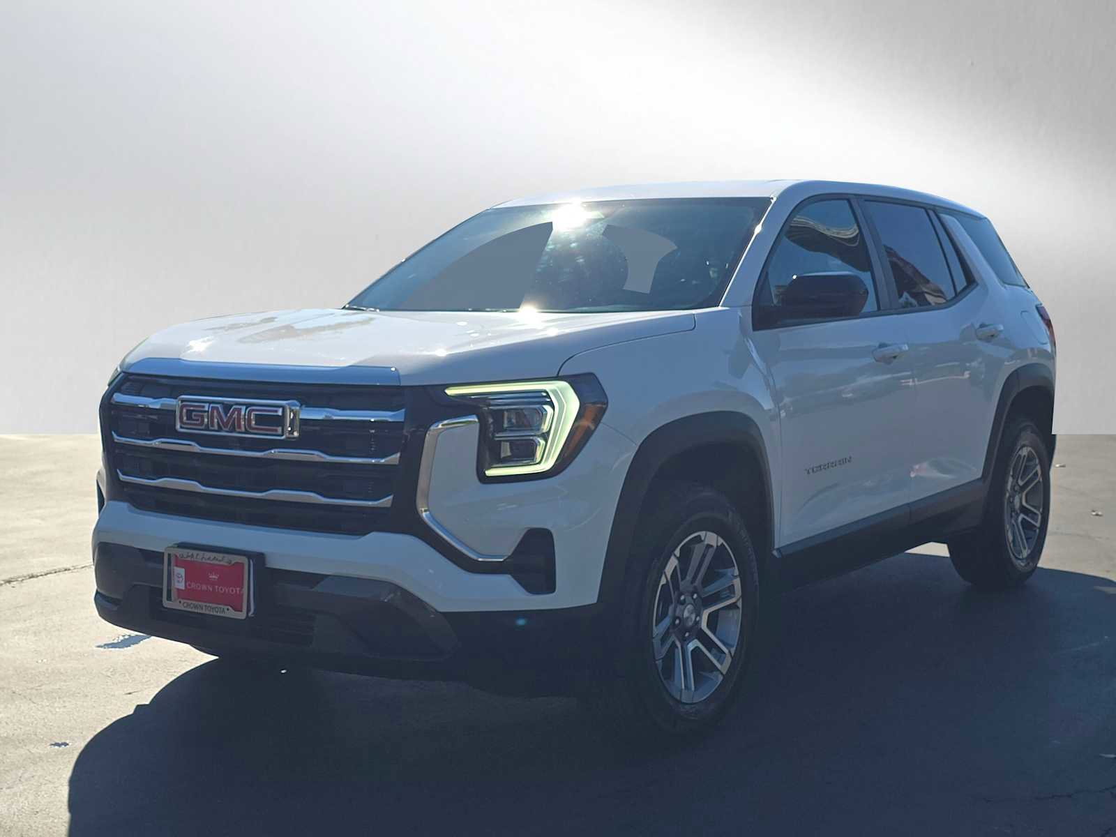 Used 2025 GMC Terrain Elevation image 7