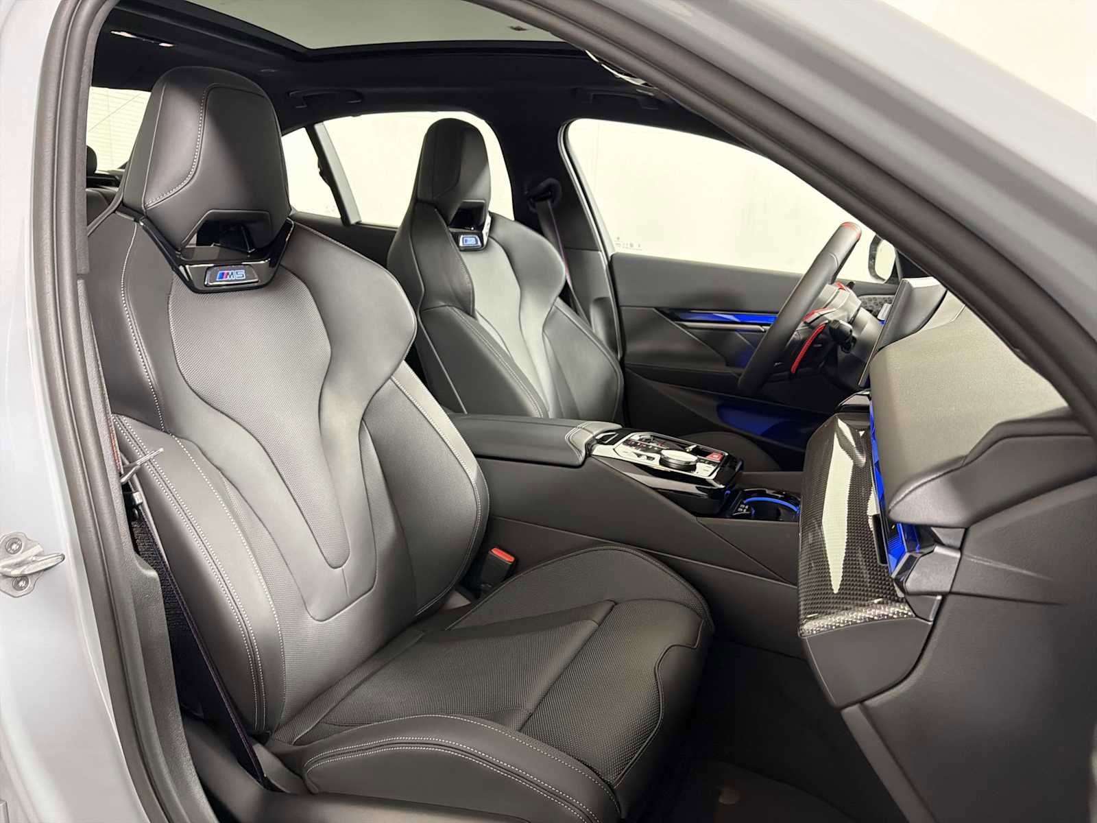 New 2026 BMW M5 w/ Executive Package AWD/4WD image 21