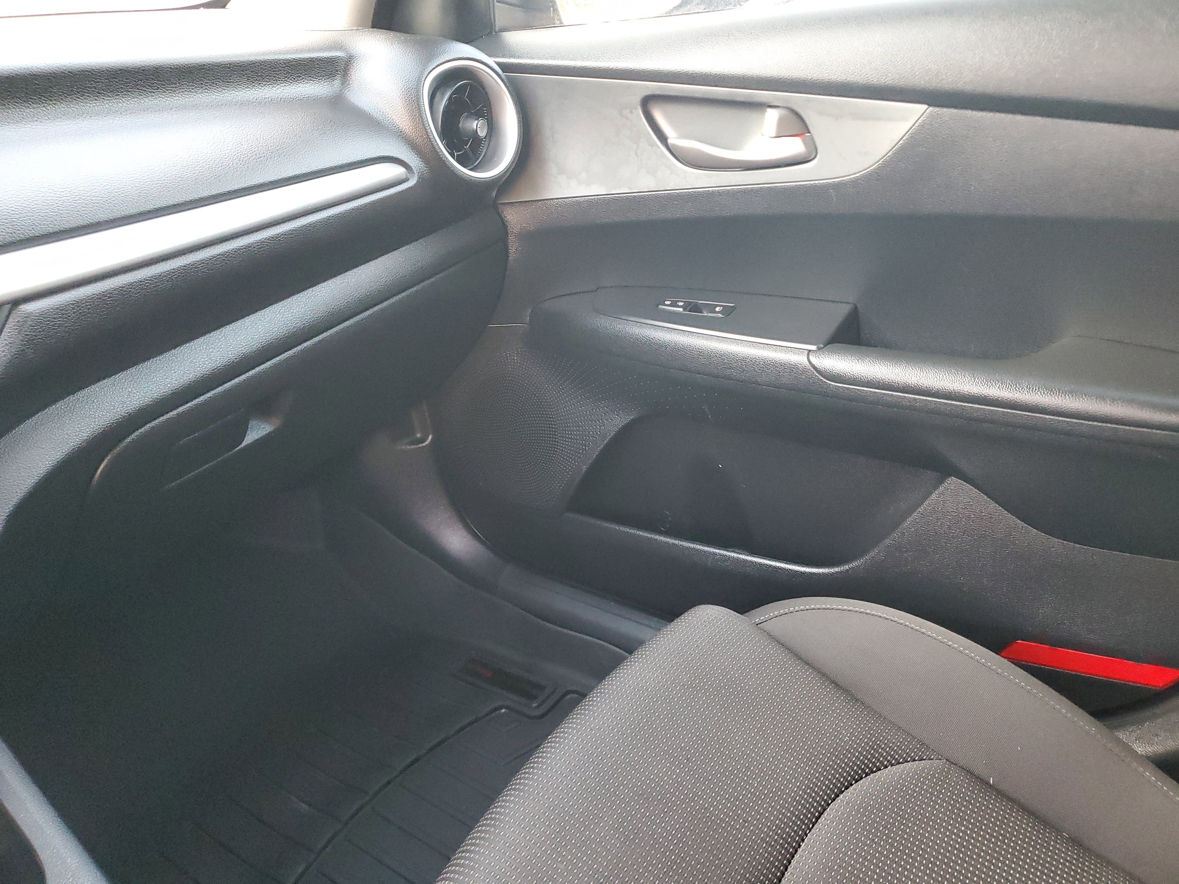 Used 2020 Kia Forte LXS image 20