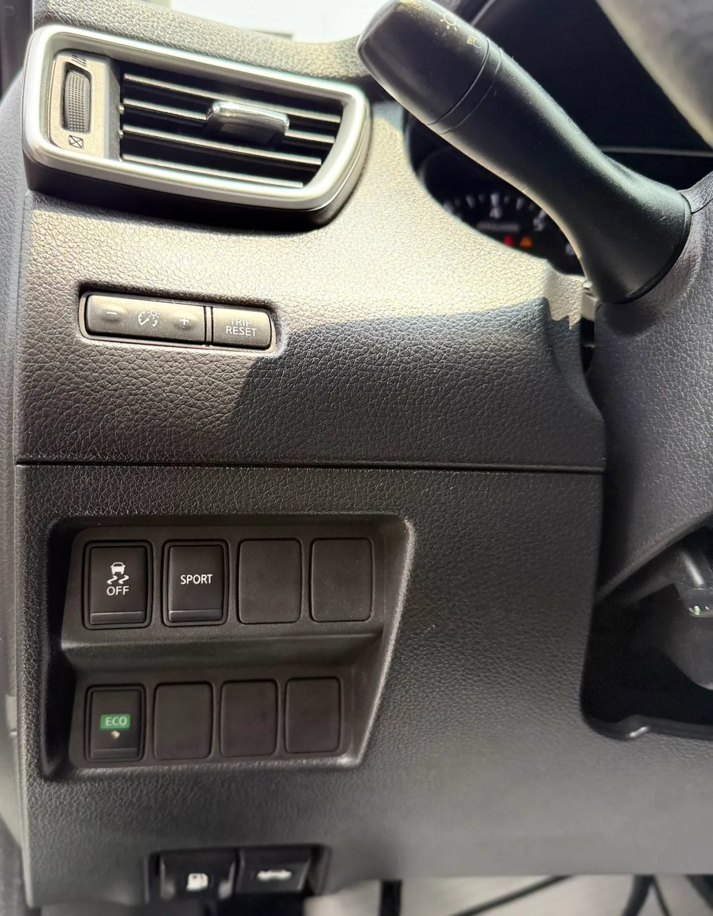 Used 2016 Nissan Rogue S FWD image 20