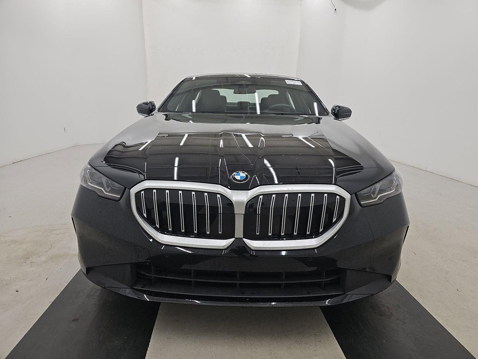 Certified 2025 BMW 530i image 2