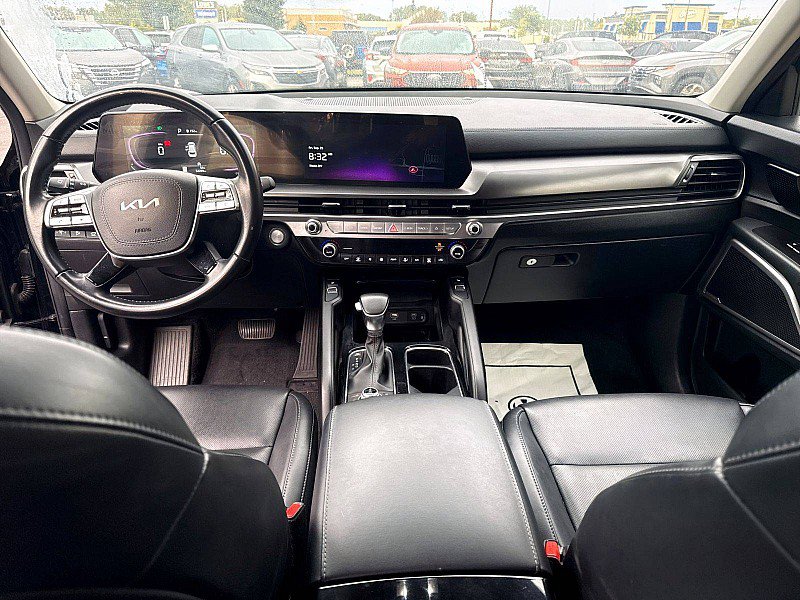 Used 2025 Kia Telluride S AWD/4WD image 11