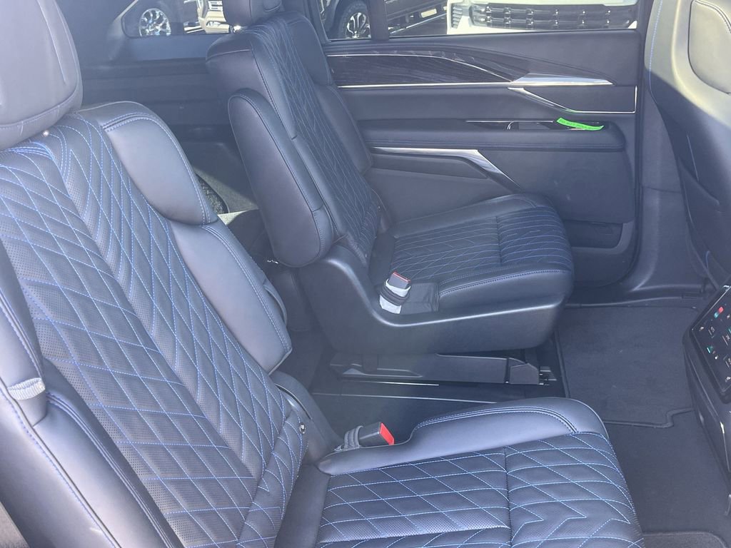 New 2026 Cadillac Escalade IQ Sport 1 w/ LPO, ONYX Package image 19