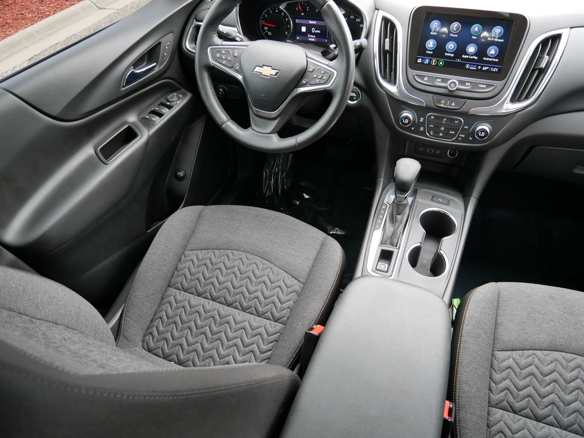 Used 2022 Chevrolet Equinox LT w/ LT True North Edition AWD/4WD image 9