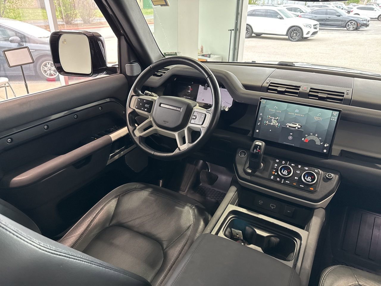 Used 2023 Land Rover Defender 130 X-Dynamic SE AWD/4WD image 49