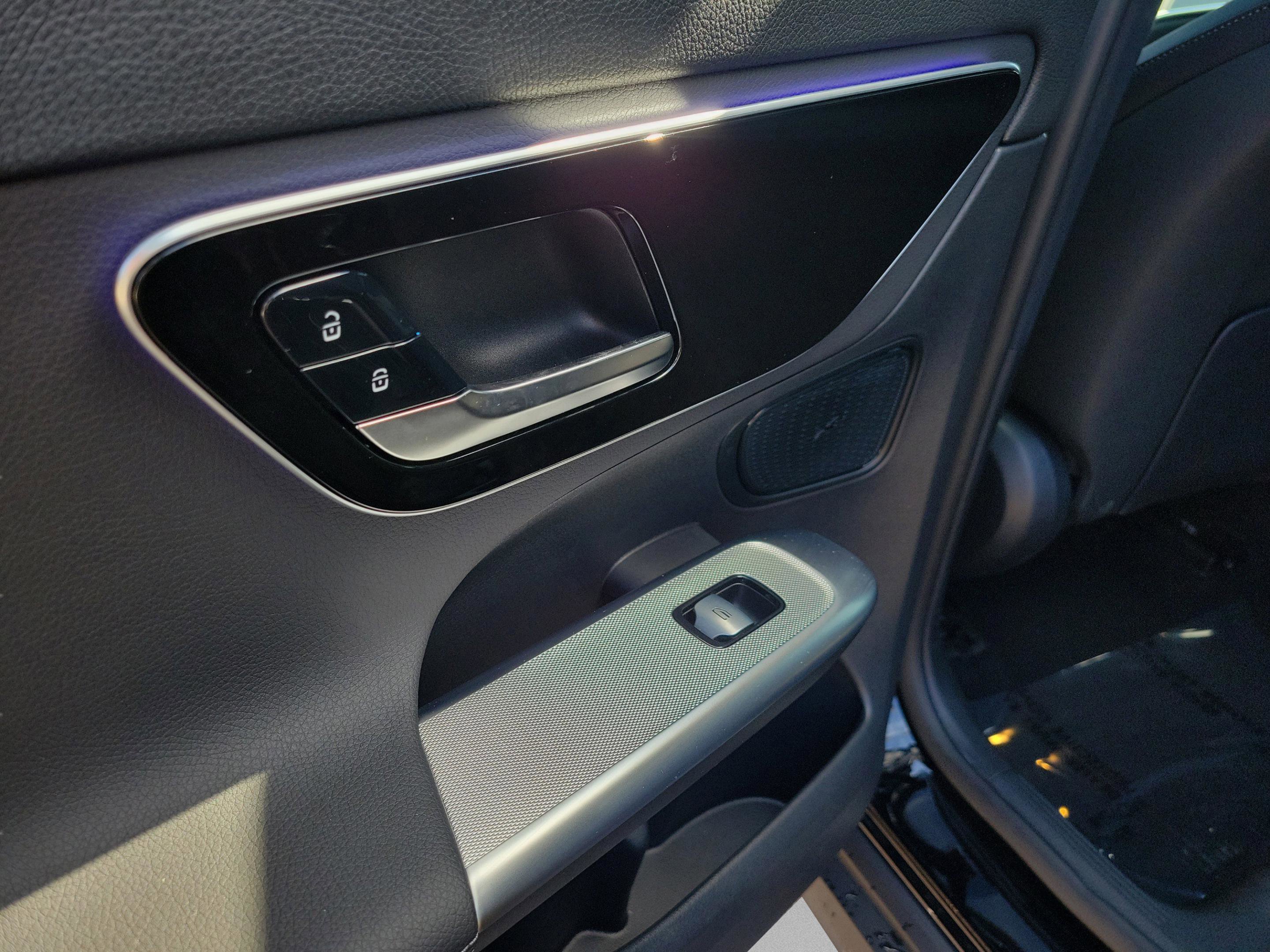 Certified 2025 Mercedes-Benz GLC 300 image 12