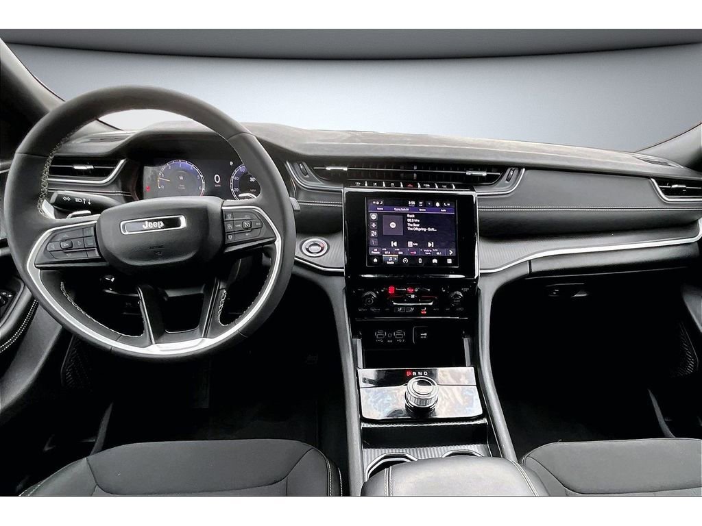 Certified 2025 Jeep Grand Cherokee L Laredo w/ Luxury Tech Group I image 17