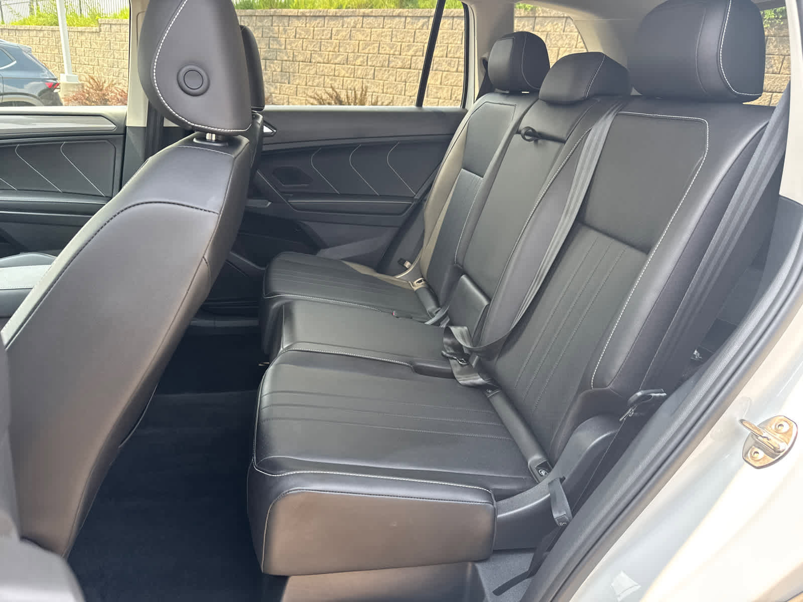 Certified 2024 Volkswagen Tiguan SE image 12