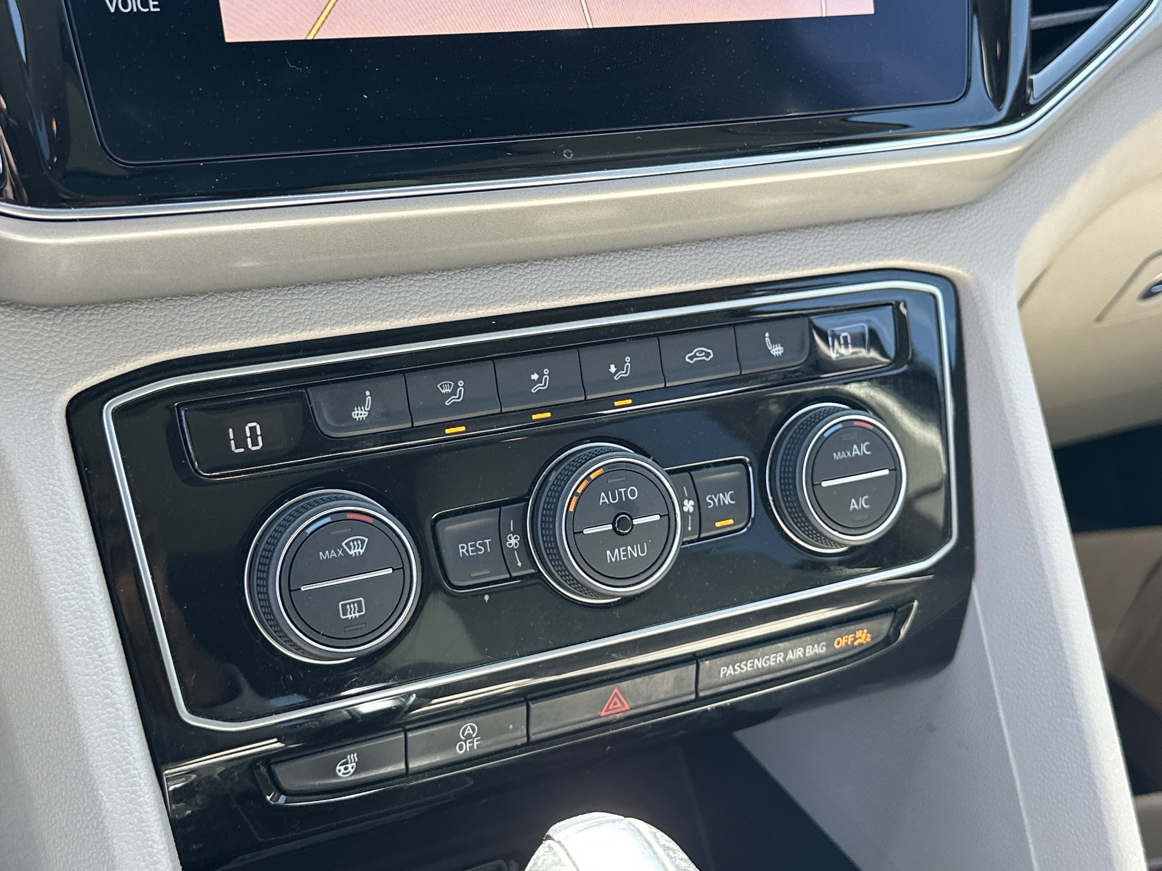 Used 2019 Volkswagen Atlas SEL R-Line image 35