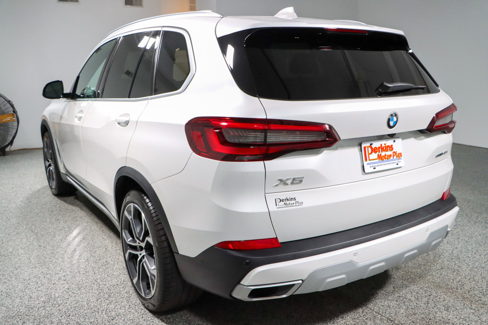 Used 2022 BMW X5 sDrive40i w/ Premium Package image 9