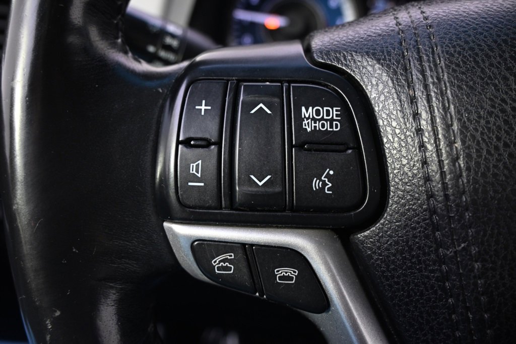 Used 2017 Toyota Sienna Limited Premium image 34