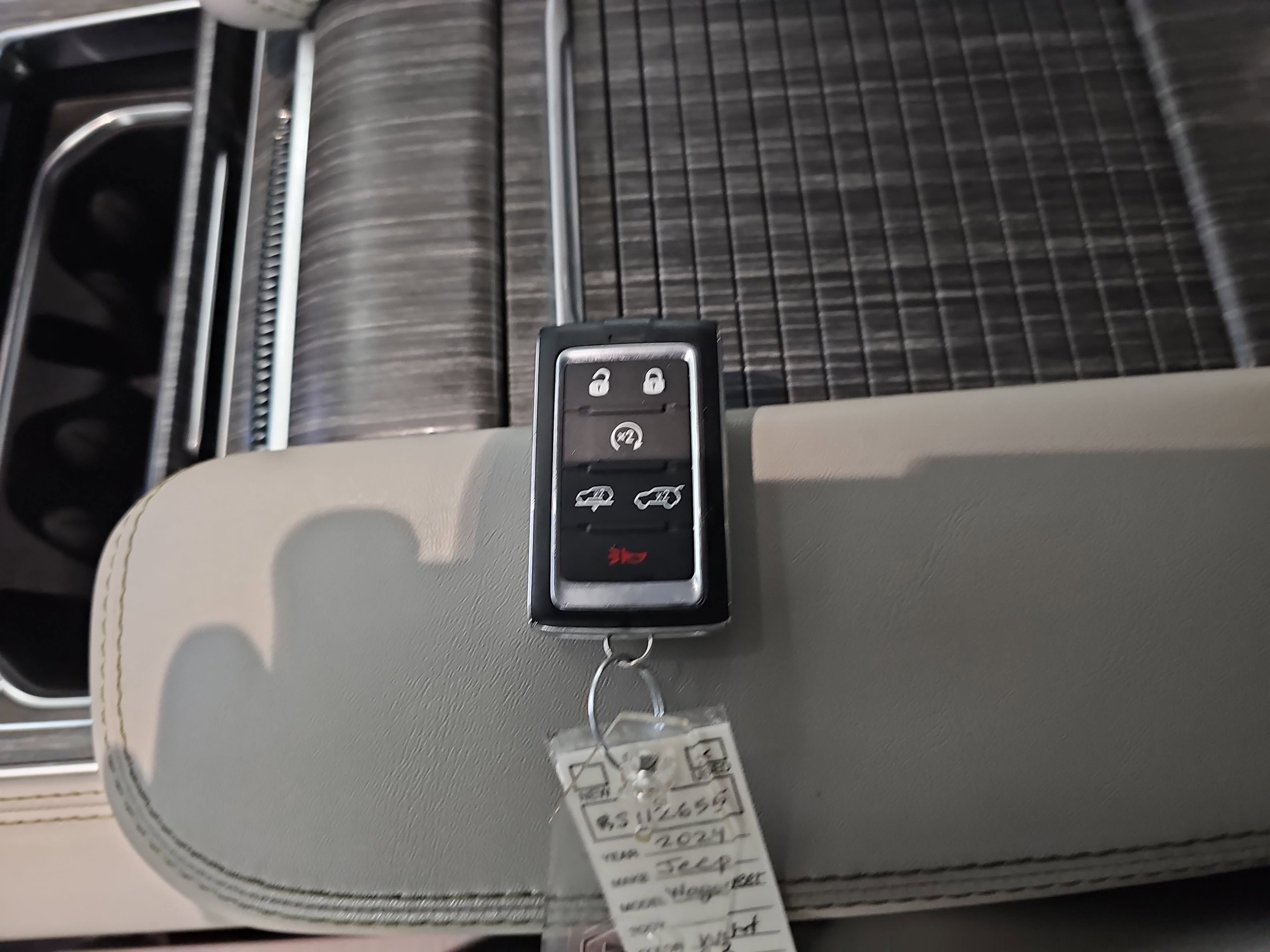 Used 2024 Jeep Wagoneer Series III image 38