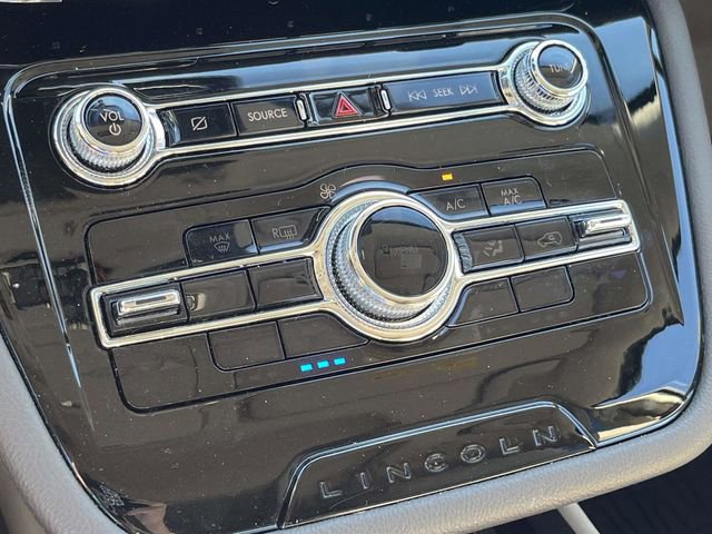 Used 2022 Lincoln Corsair Reserve w/ Equipment Group 201A image 31