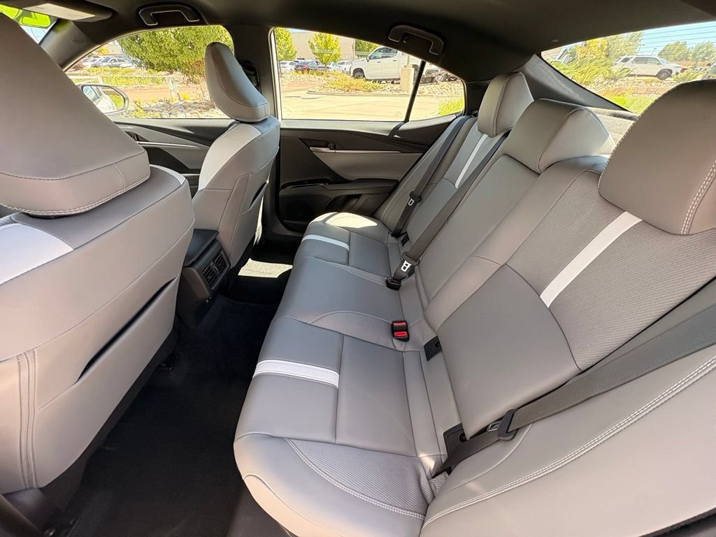 Used 2026 Toyota Camry SE FWD image 26