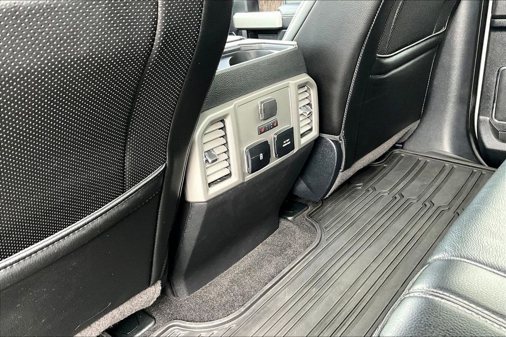 Used 2017 Ford F250 Lariat w/ Lariat Ultimate Package AWD/4WD image 15