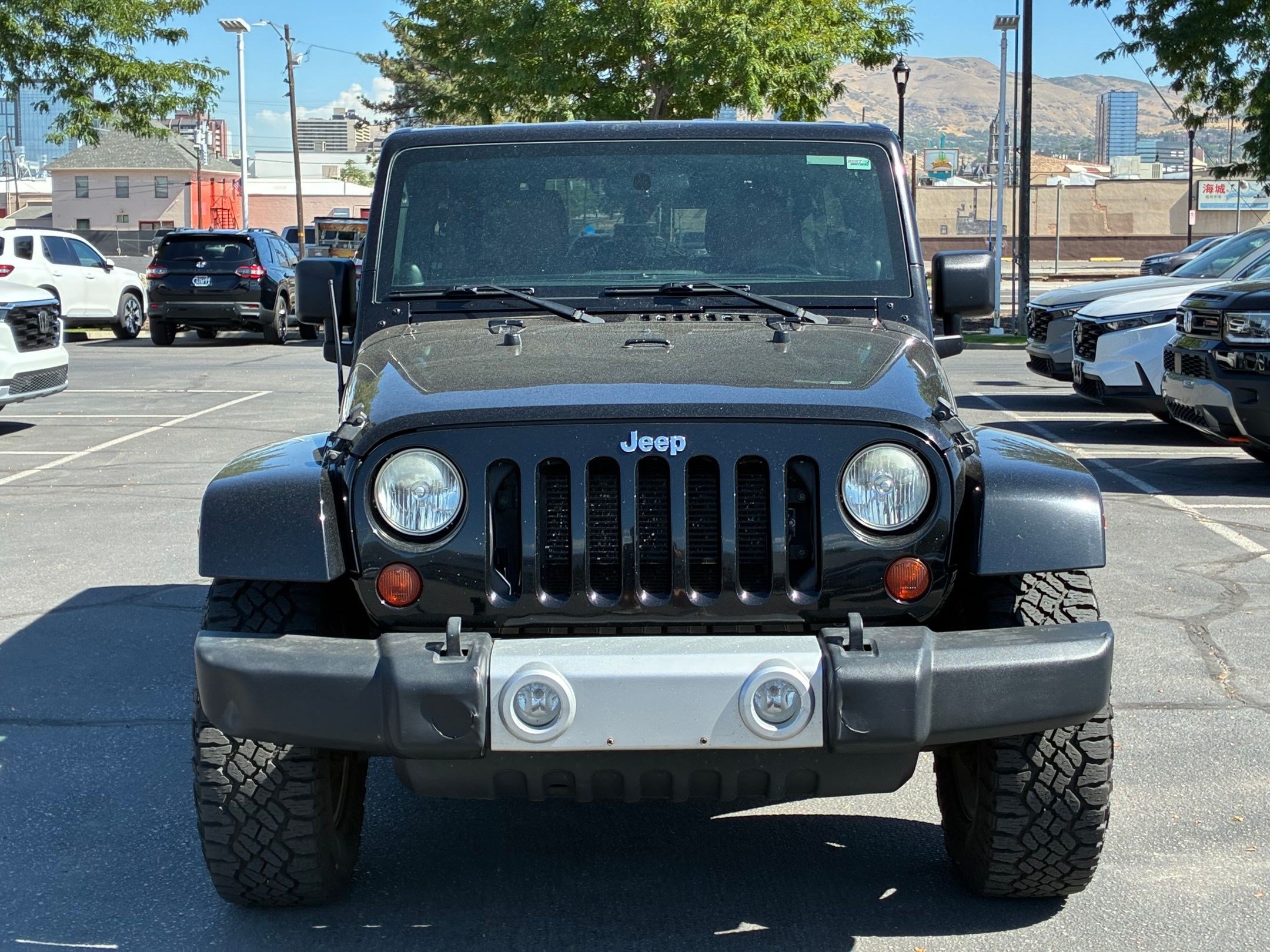 Used 2012 Jeep Wrangler Unlimited Sahara w/ Connectivity Group AWD/4WD image 11