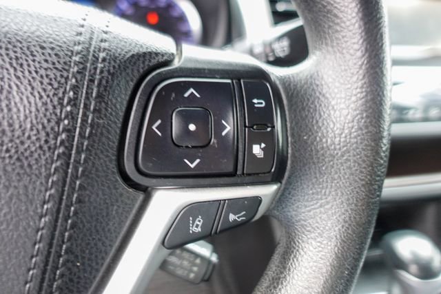Used 2019 Toyota Highlander LE image 16