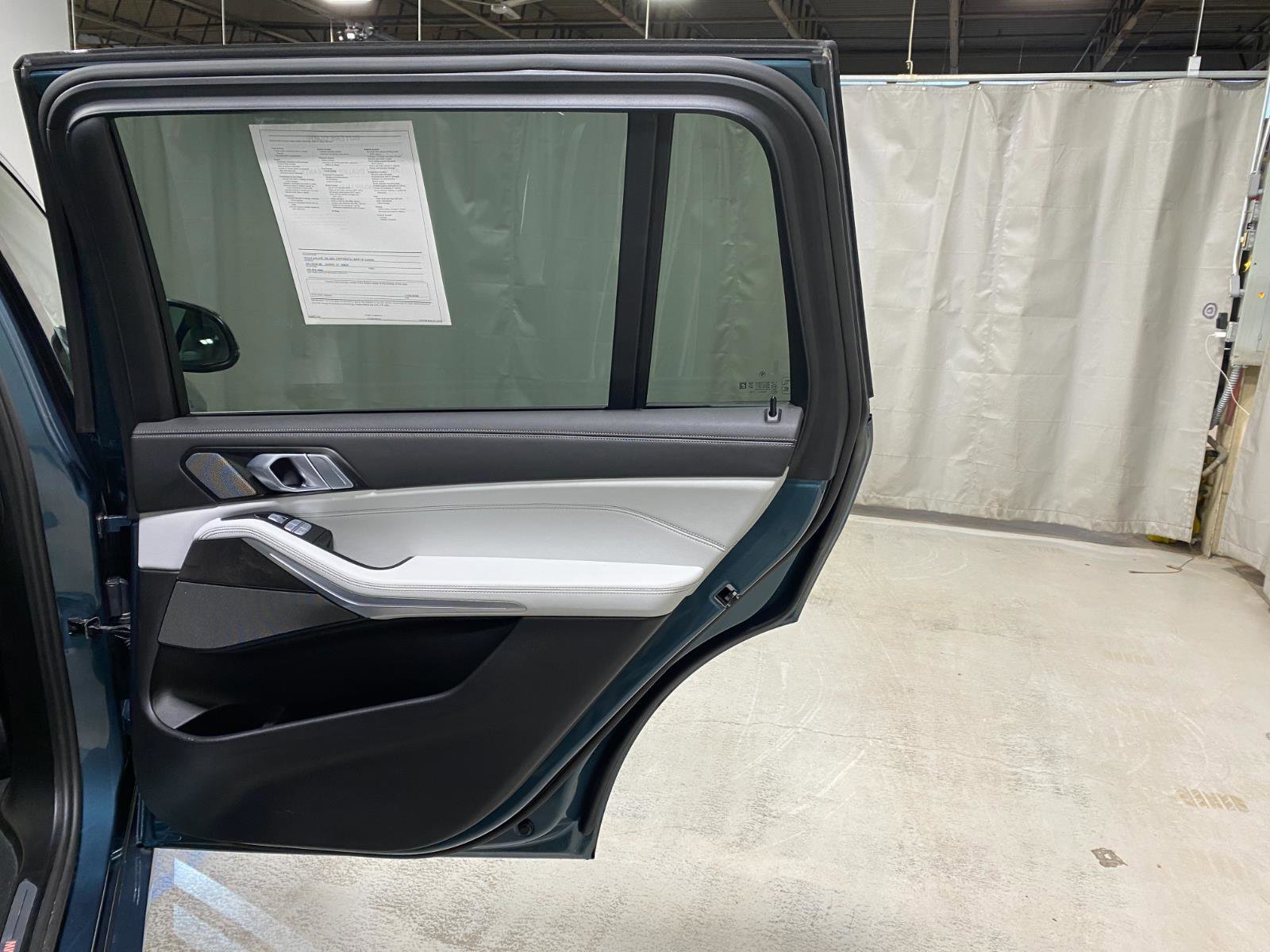 Certified 2025 BMW X7 xDrive40i w/ Premium Package image 28