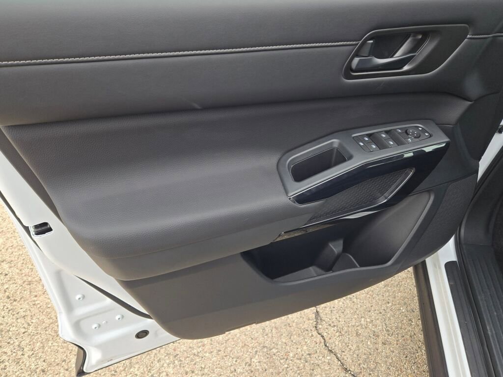 New 2026 Nissan Pathfinder SV image 20