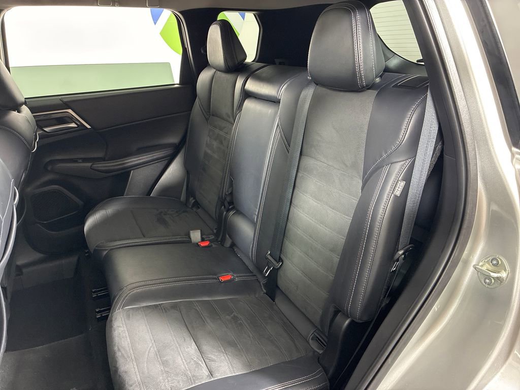 Used 2022 Mitsubishi Outlander SE image 28