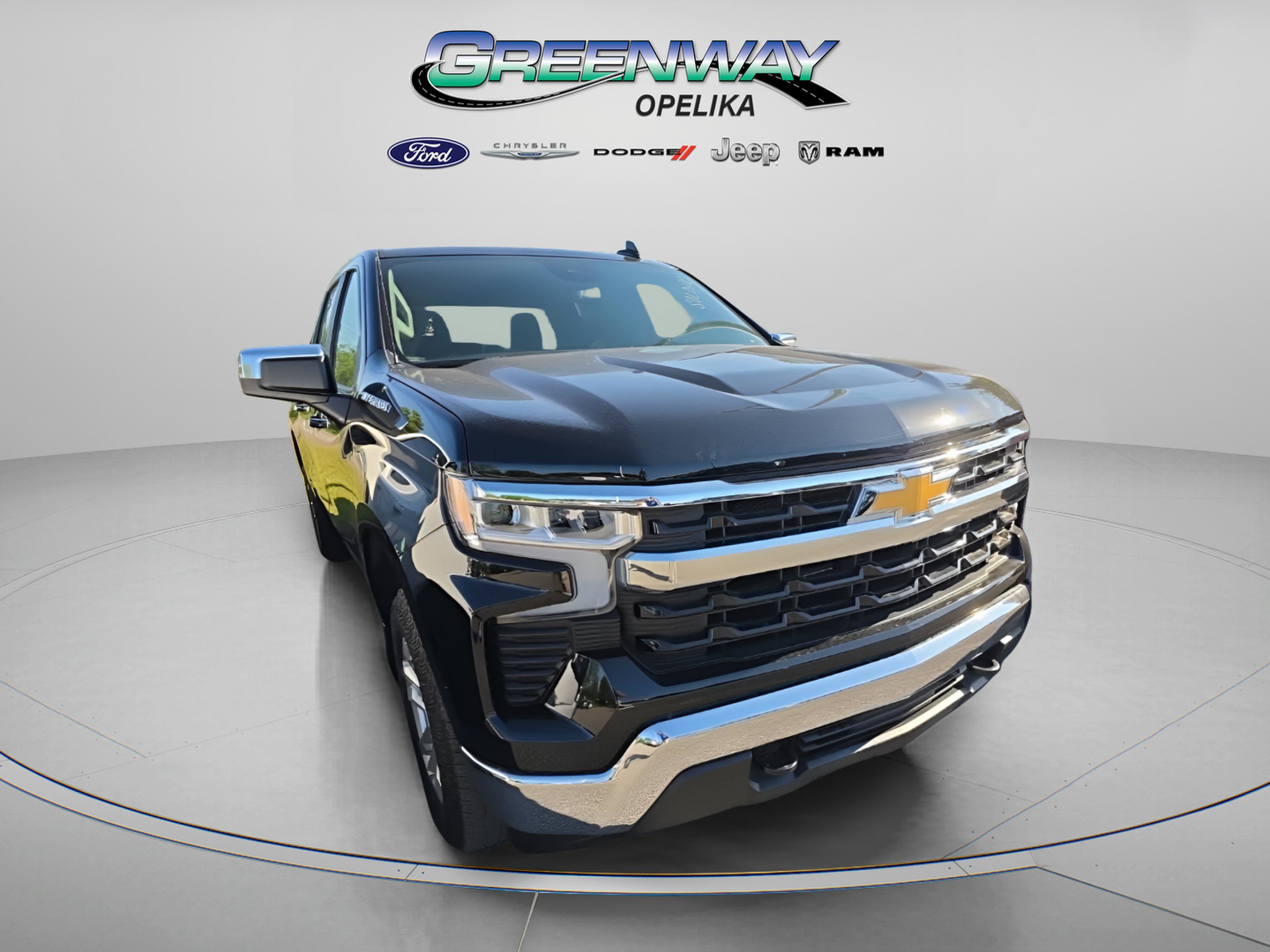 Used 2023 Chevrolet Silverado 1500 LT AWD/4WD image 3