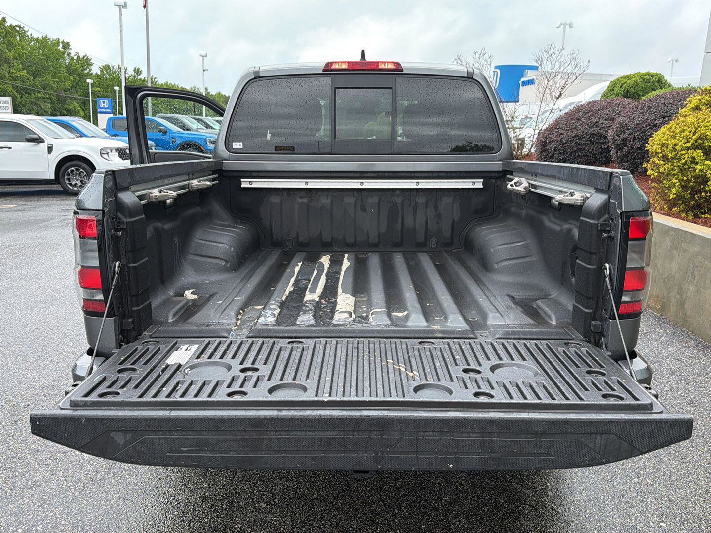 Used 2022 Nissan Frontier SV AWD/4WD image 32