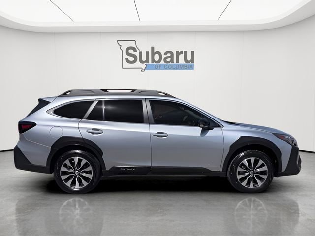 Used 2025 Subaru Outback Limited image 8