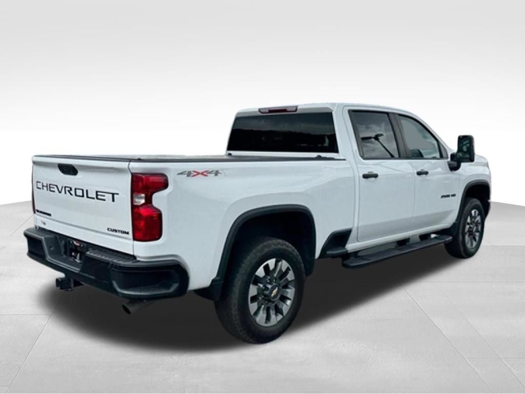 Used 2022 Chevrolet Silverado 2500 Custom w/ Custom Convenience Package AWD/4WD image 7
