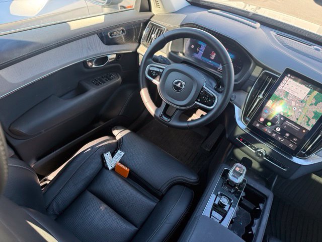 Used 2025 Volvo XC90 T8 Ultra w/ Protection Package Premier AWD/4WD image 8